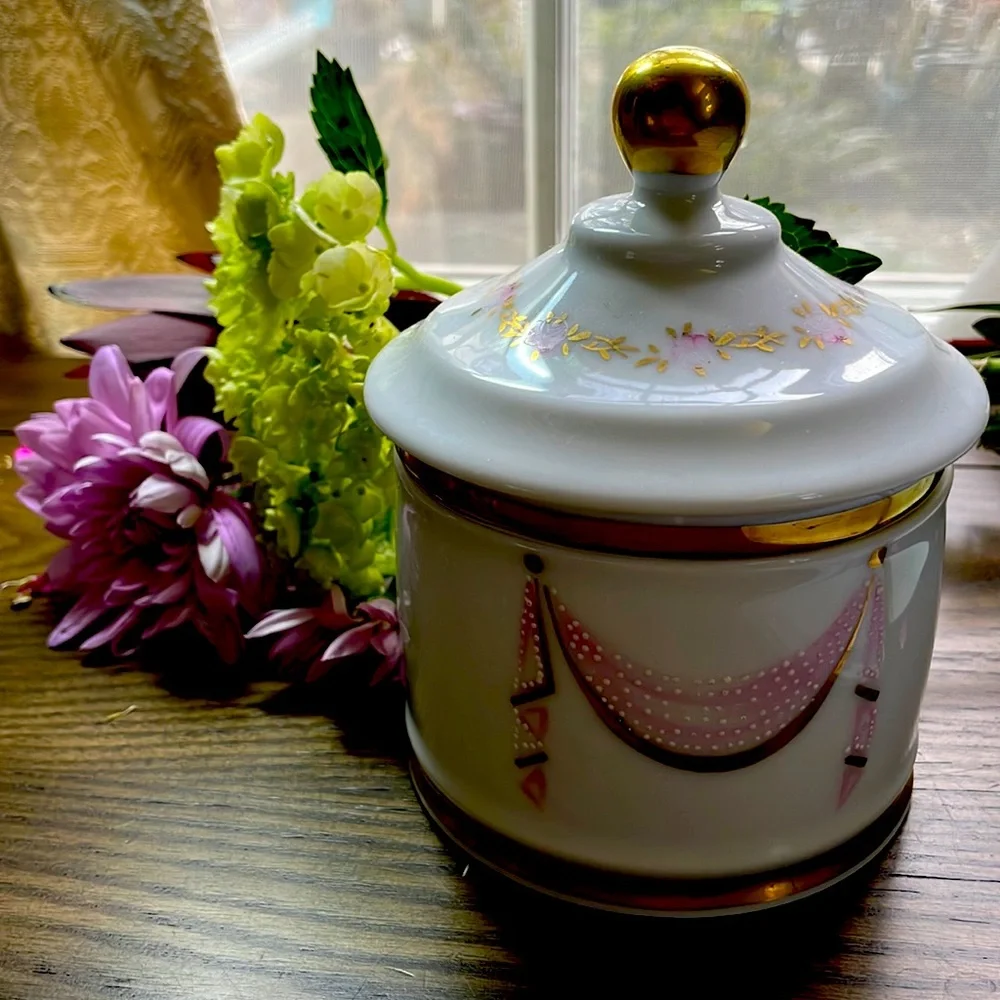 Pretty Vanity Jar/Container - Vintage Hand Painted